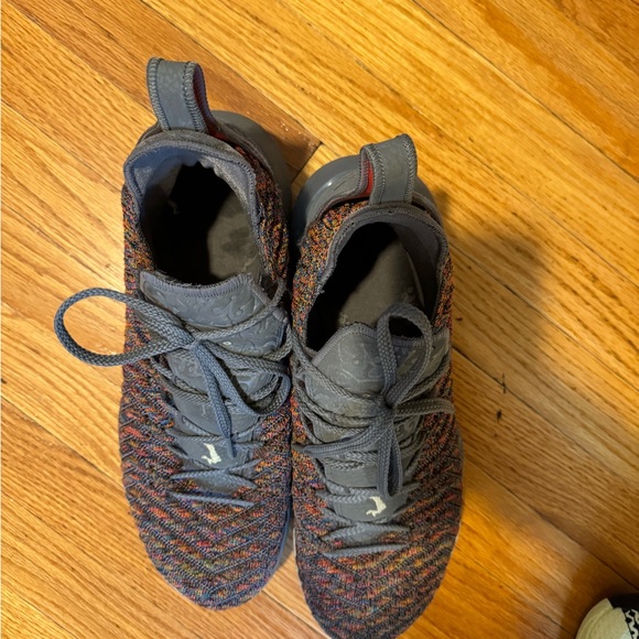 Nike LeBron 16 Men’s Sneakers Sz 12 - Picture 5 of 7